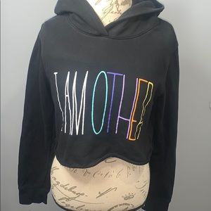 Reselling cropped hoodie